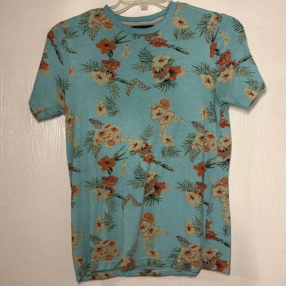 Mens Free Planet Size Small Floral Shirt